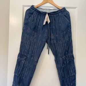 NEW JOHNNY WAS Vera embroidered jogger in denim blue- xs nwt